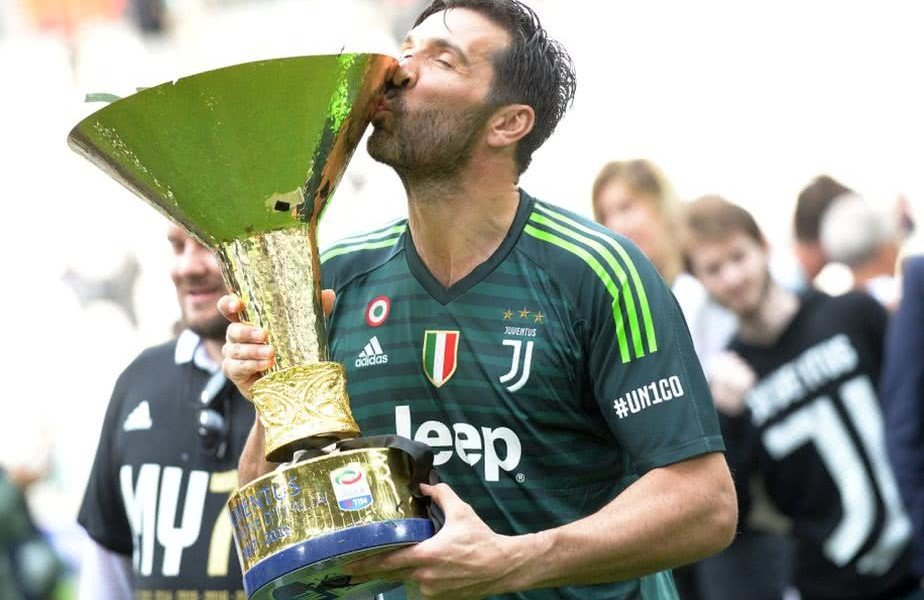 Which a huge club made an offer of €8 million-per-year to Buffon